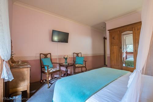 Classic Double Room with Garden View